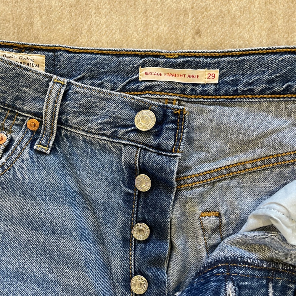 Levi Ribcage Jean